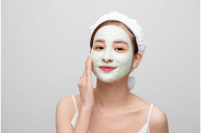 Masker Wajah Setiap Hari: Baik atau Buruk untuk Kulit?